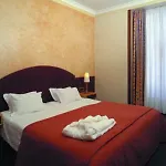 インテルナシオナル ホテル 3*
