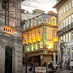 Internacional Hotel 3*