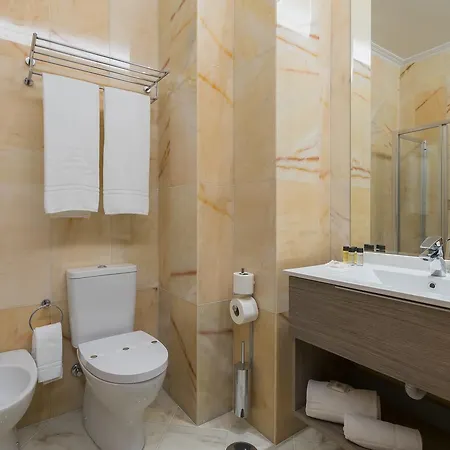Internacional Hotel 3*