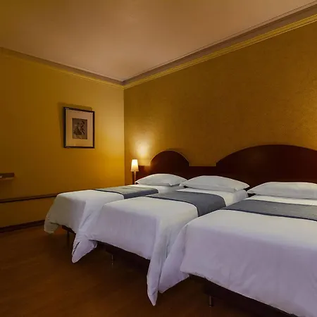 Internacional Hotel 3*