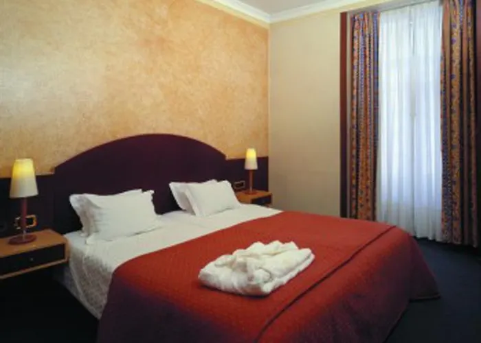 Internacional Hotel 3*